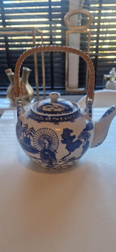 Vintage Chinese theepot met bamboe handvat, Ophalen of Verzenden