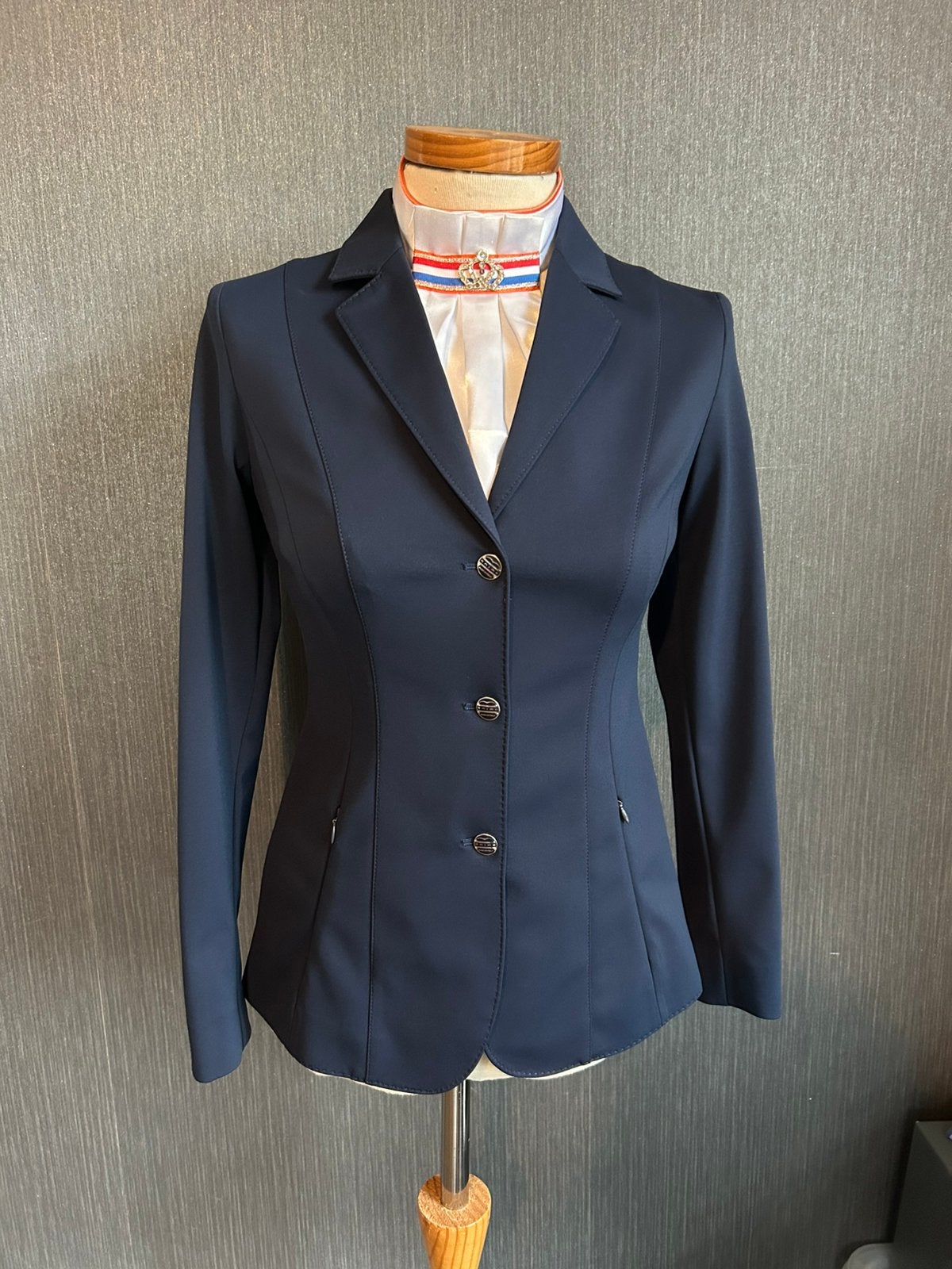 Nieuw Animo wedstrijdjasje NL 34, Dieren en Toebehoren, Paardrijkleding, Ophalen of Verzenden, Nieuw, Bovenkleding