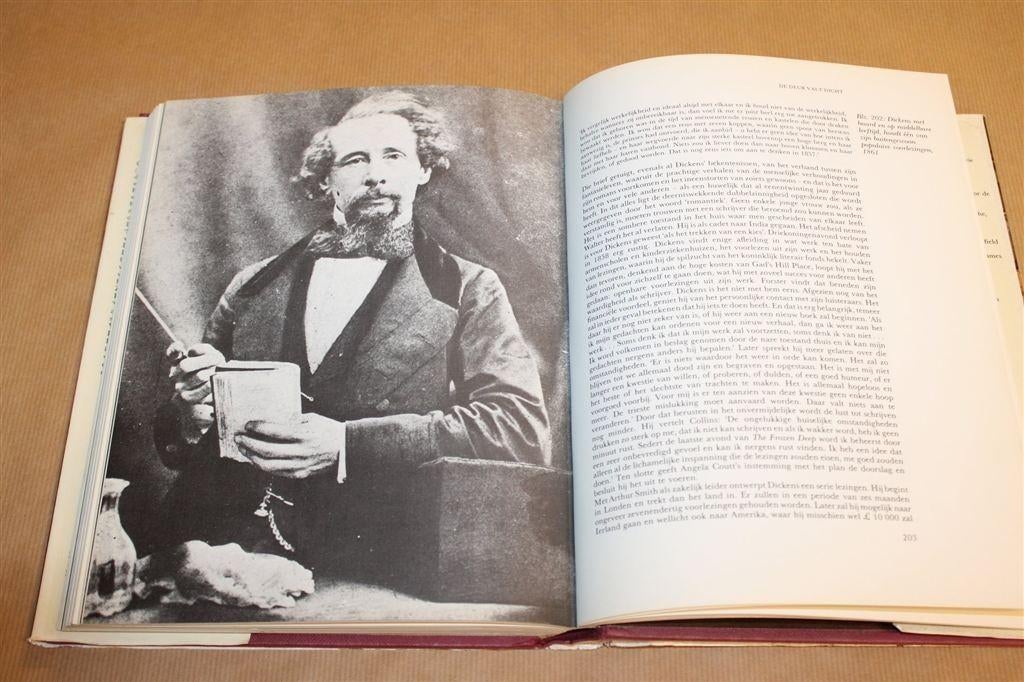 Het Leven van Charles Dickens — Wolf Mankowitz, Ophalen of Verzenden, Gelezen