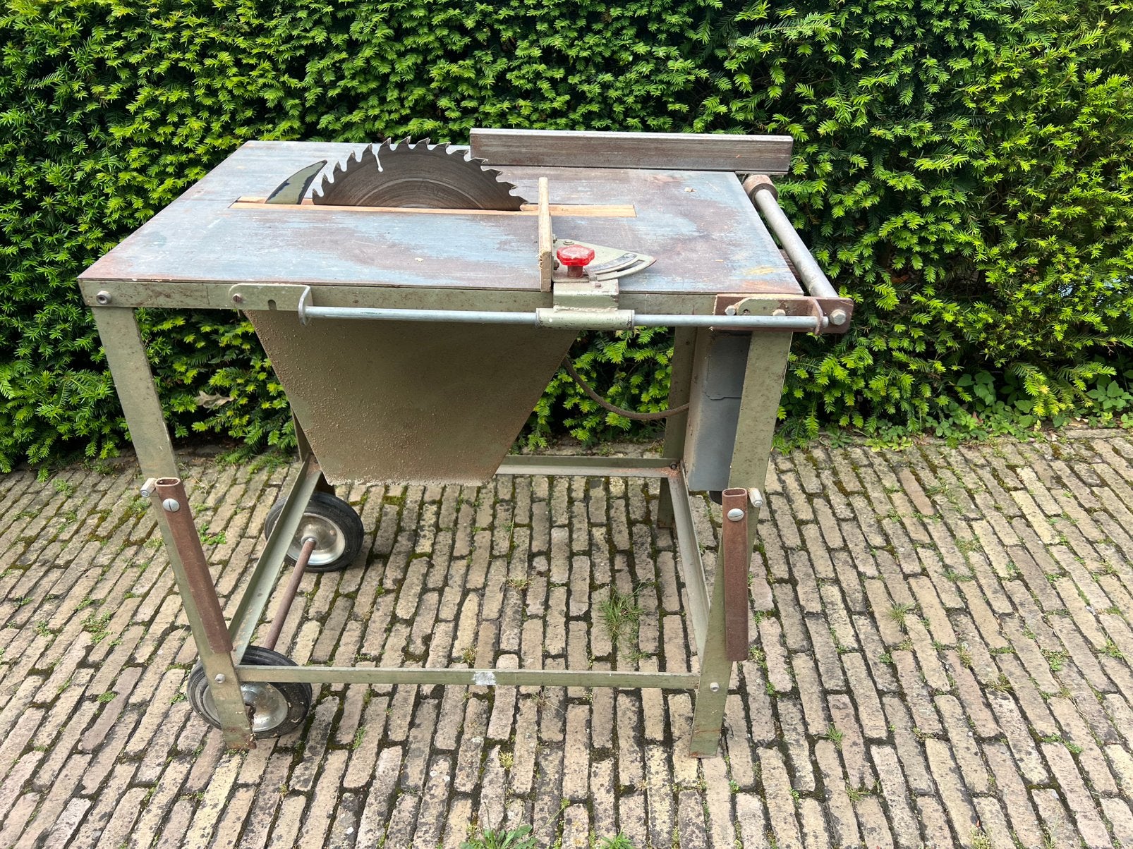 Zaagtafel 220volt, Ophalen, Cirkelzaag, 70 mm of meer, Zo goed als nieuw