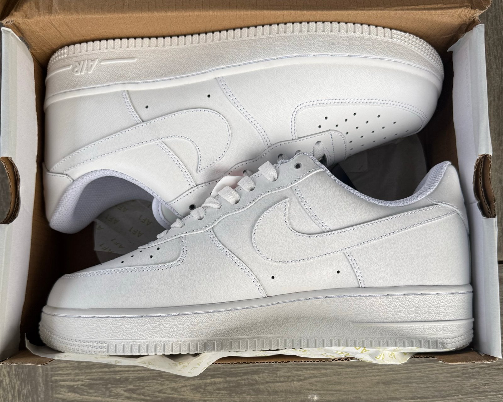 Nike Air Force 1 '07 Wit - Maat 45 - Gloednieuw, Kleding | Heren, Wit, Nieuw, Ophalen of Verzenden, Sneakers of Gympen