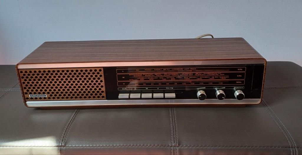 Vintage Grundig Radio RF 411 - 53x14x11 cm, Ophalen, Gebruikt, Radio