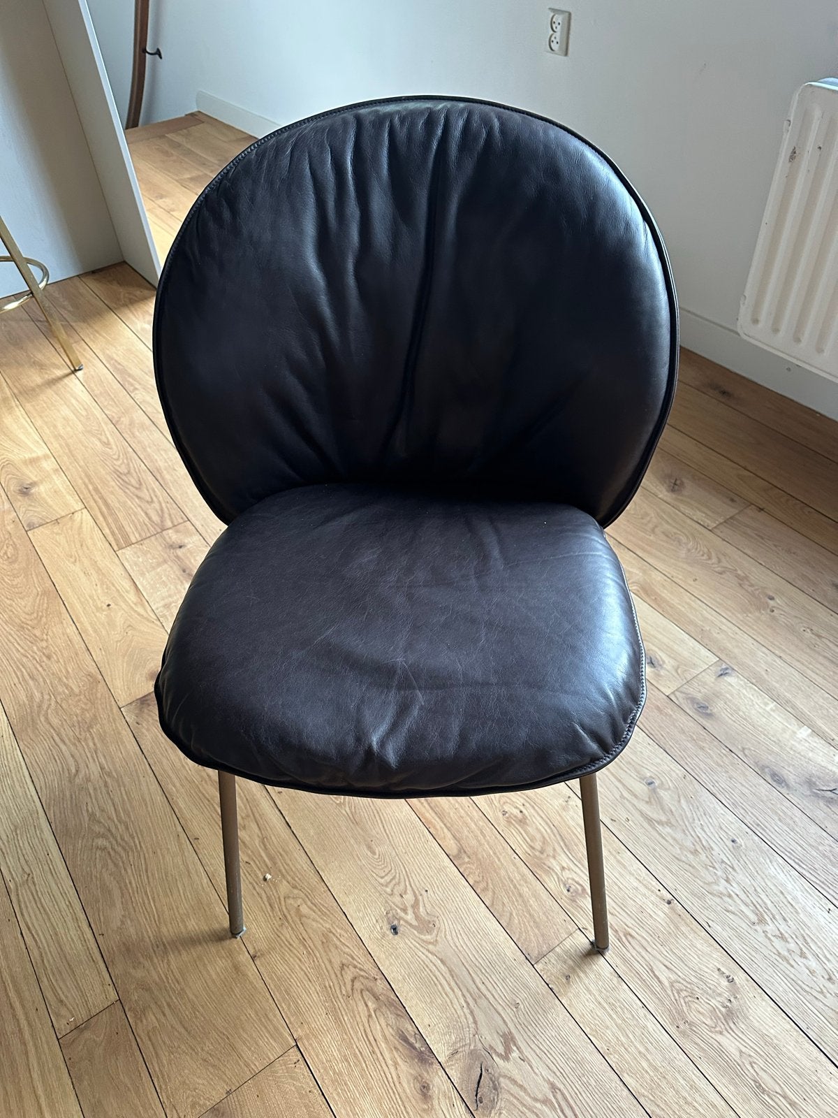 2 NIEUWE Freifrau Leya Stoel - met prijskaart, Leer, Ophalen, Bruin, Nieuw, Leer
