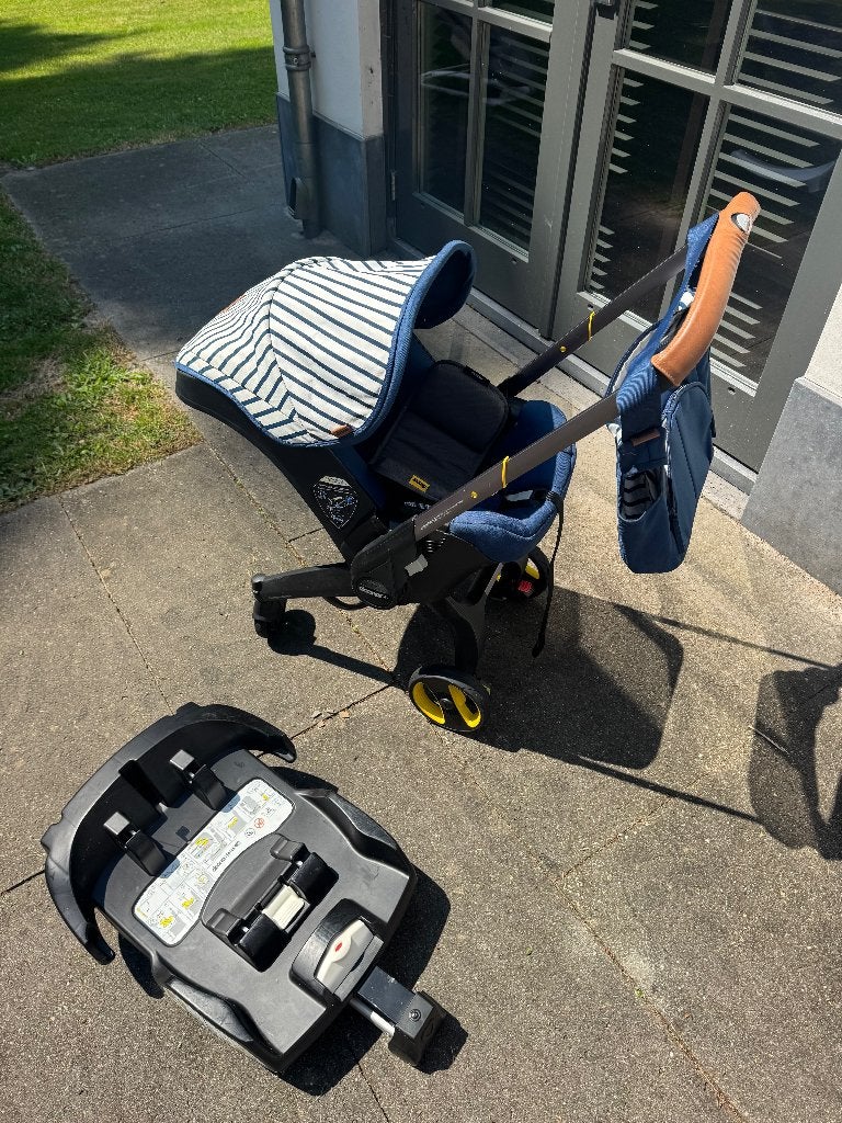 Doona Limited Edition, Kinderen en Baby's, Kinderwagens en Combinaties, Zo goed als nieuw, Combiwagen, Verstelbare duwstang, Ophalen