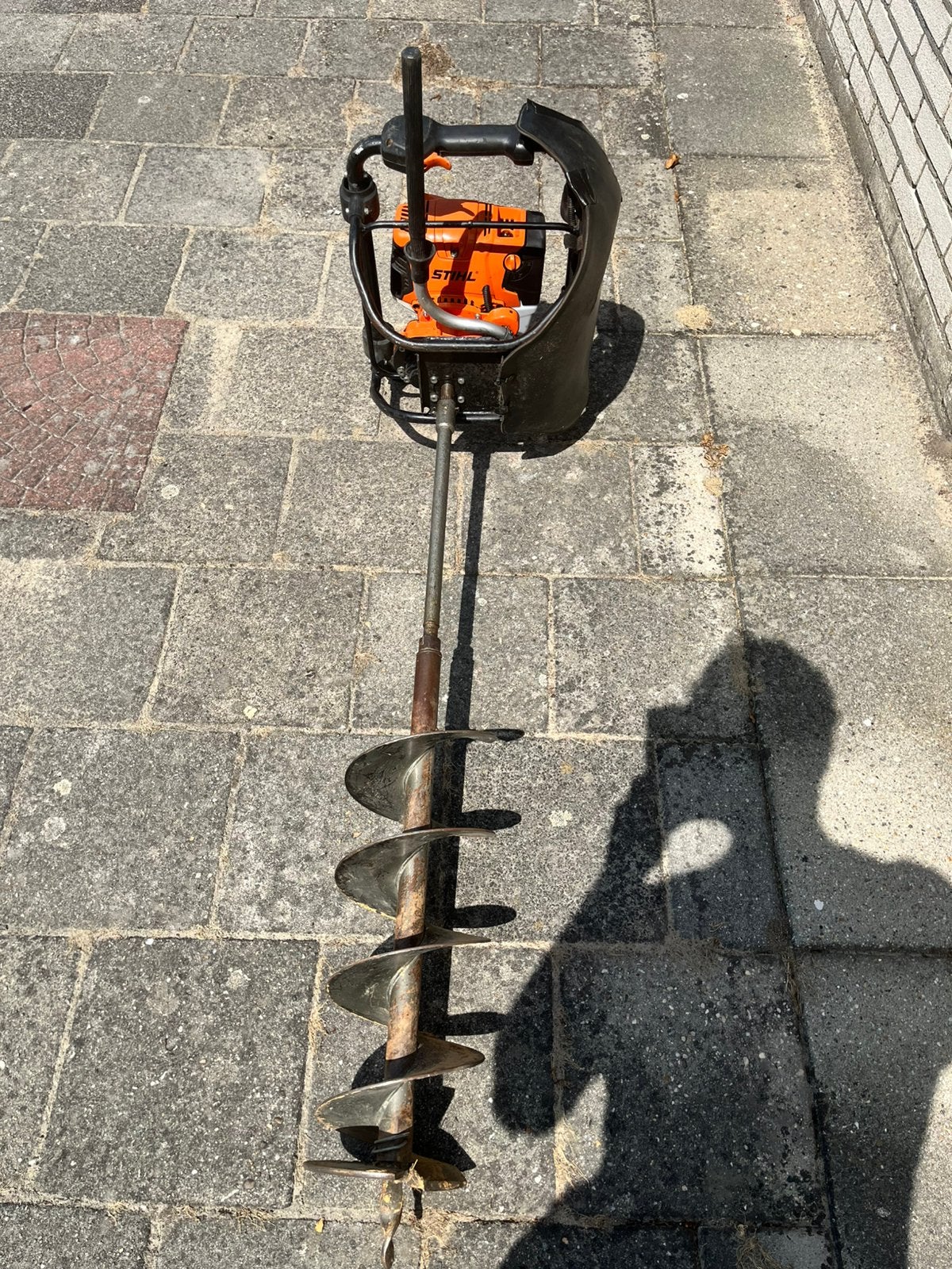 Nette Stihl BT131 motorgrondboor, Tuin en Terras, Hand-tuingereedschap, Ophalen, Zo goed als nieuw, Grondboor