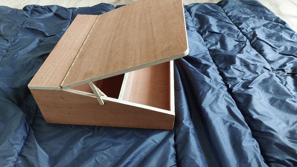 geldkist van hout, Verzamelen, Spaarpotten, Ophalen, Zo goed als nieuw, Hout, Overige thema's