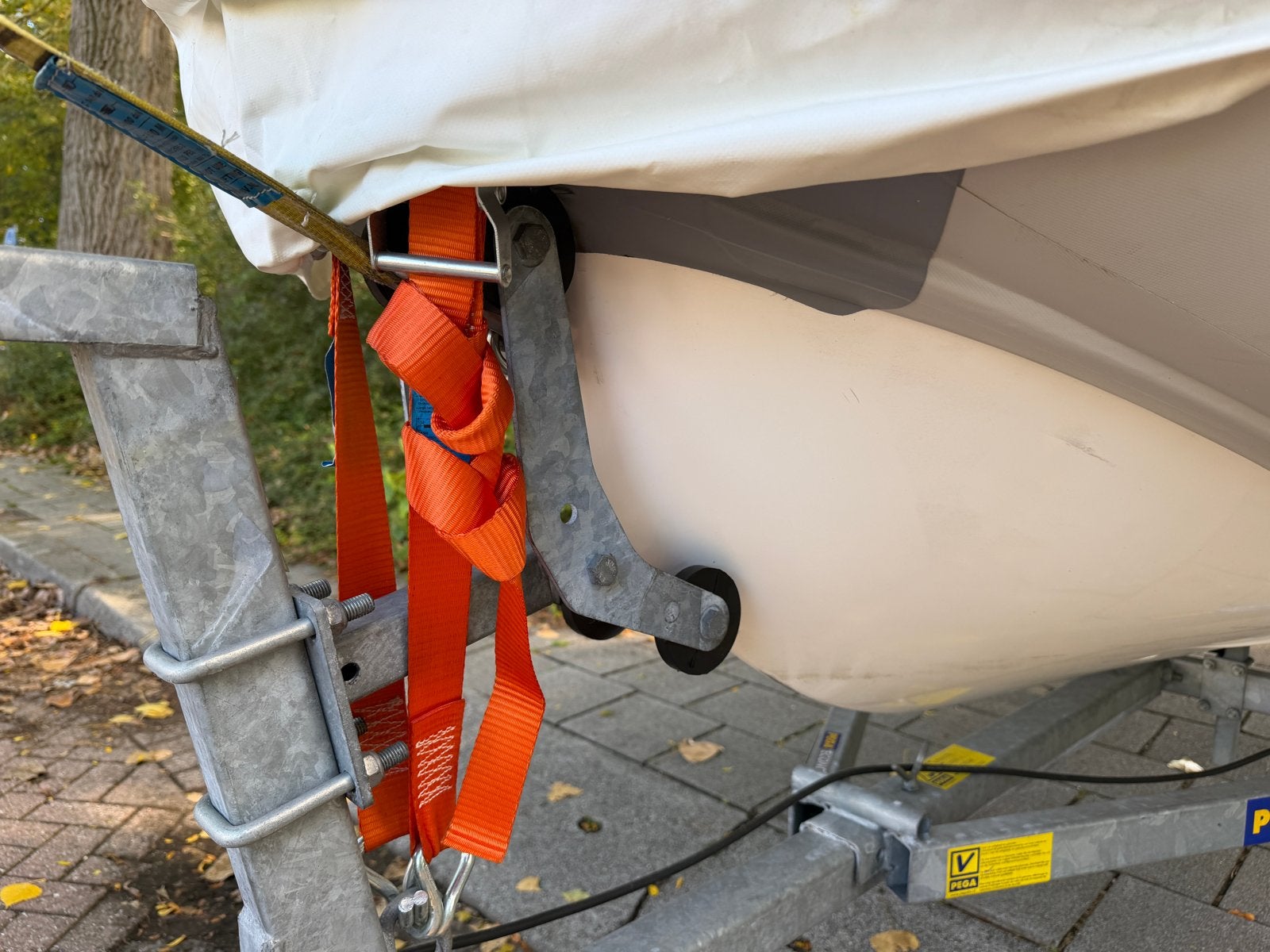 Foto 19 van Zodiac rubberboot met Yamaha 15pk motor en Pega boottrailer