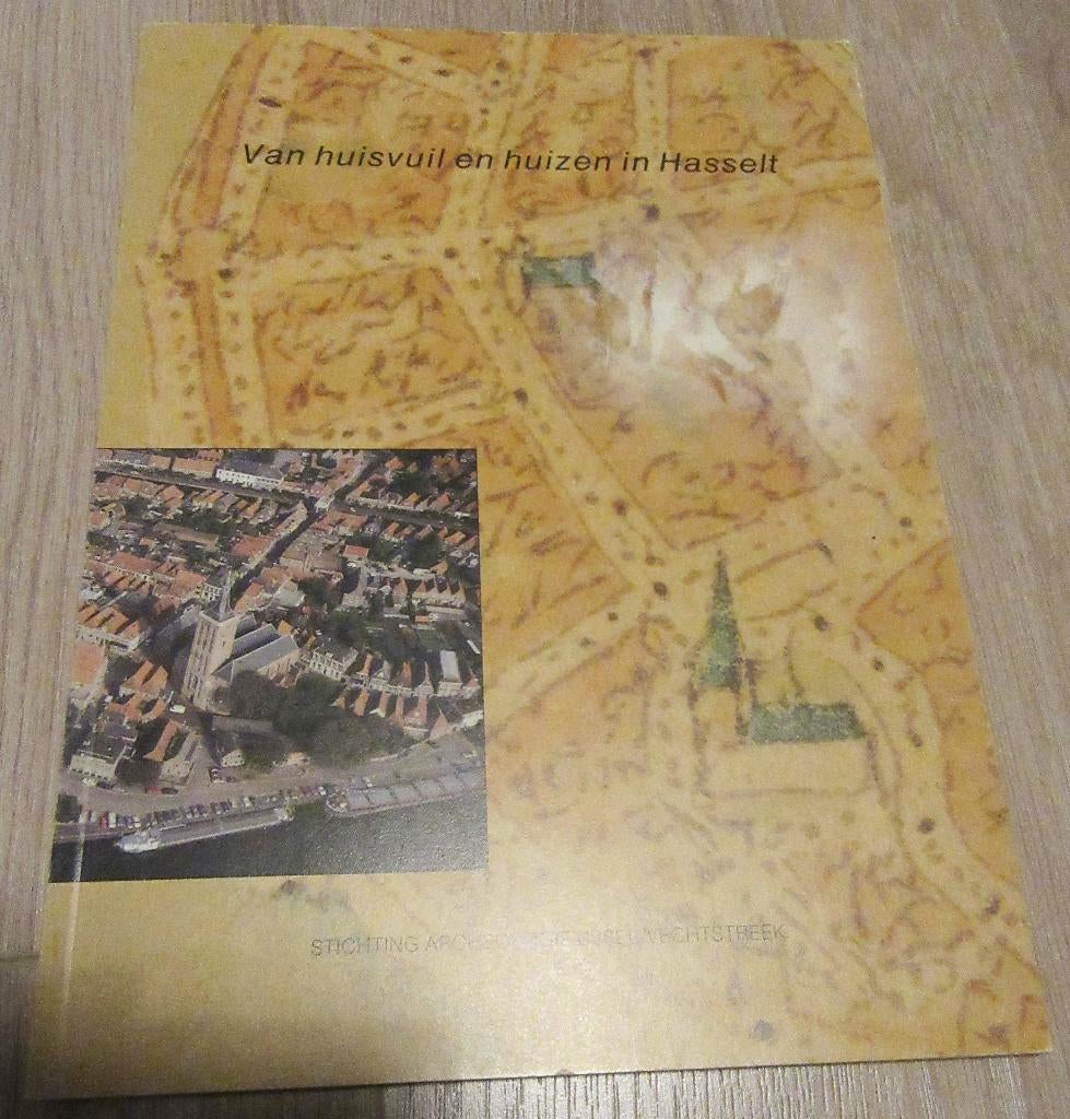 Archeologie Bodemvondst - Huisvuil en Huizen in Hasselt. Opg, Verzenden, 14e eeuw of eerder, Zo goed als nieuw
