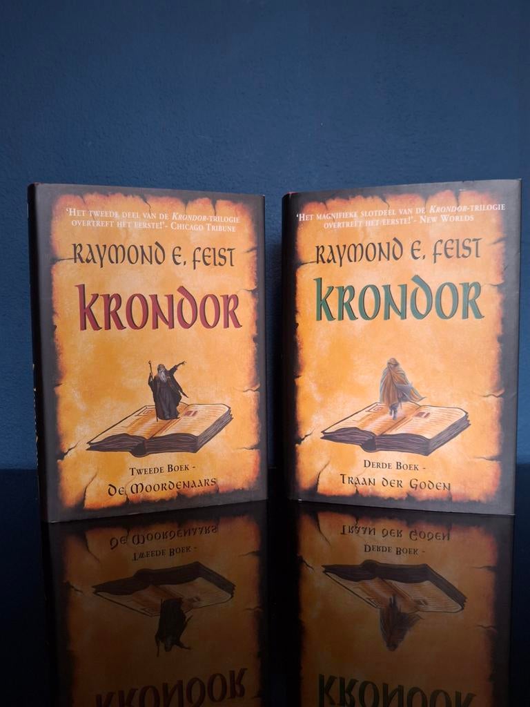 Raymond E. Feist - Krondor Trilogie (deel 2 & 3), Boeken, Fantasy, Ophalen of Verzenden, Gelezen, Raymond E. Feist