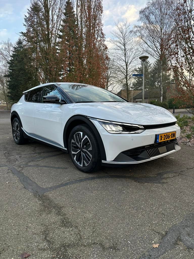 Prachtige kia ev6 private lease overname 58kwh Light Edition, Auto's, Kia, Automaat, Achterwielaandrijving, Leder en Stof, Wit