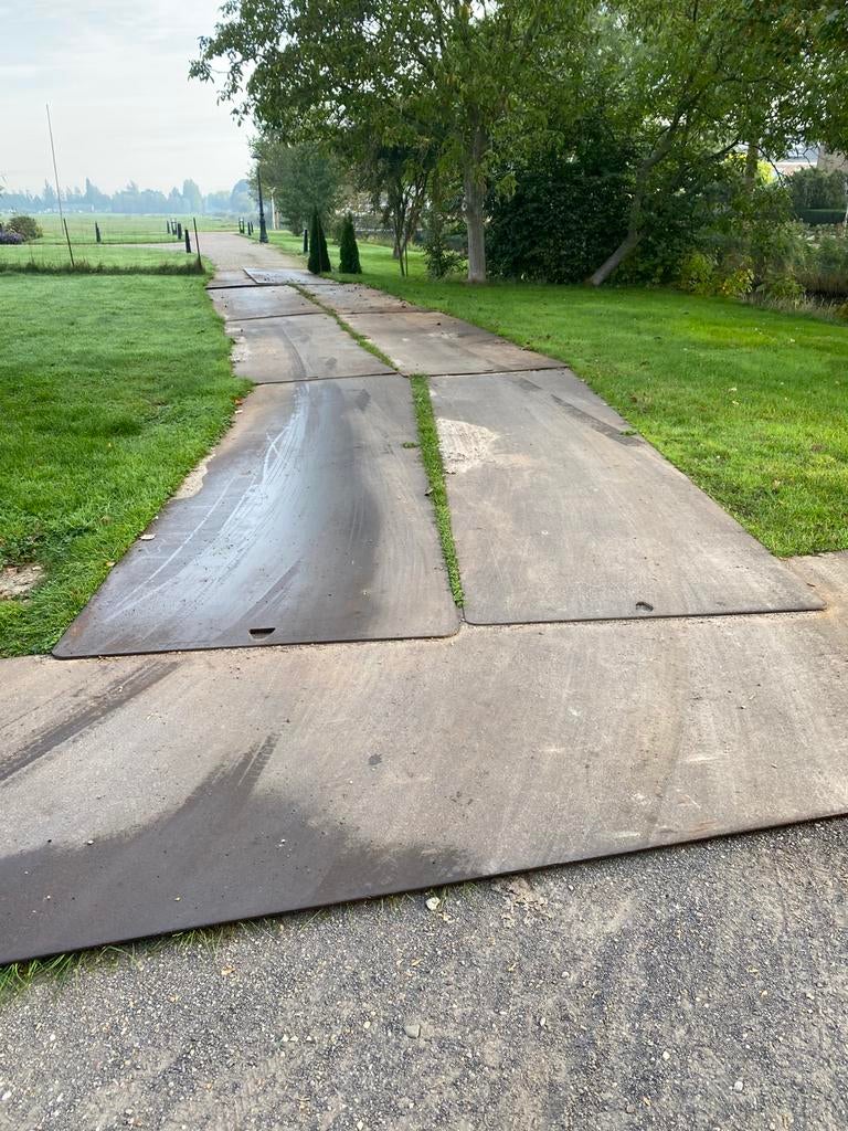 Stalen rijplaten huren te huur, Ophalen, Zo goed als nieuw