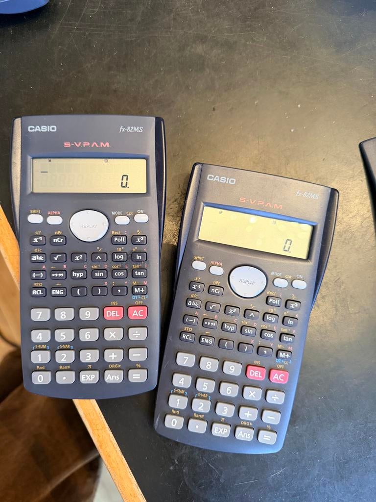2x Casio fx-82MS Rekenmachine, Ophalen of Verzenden, Zo goed als nieuw