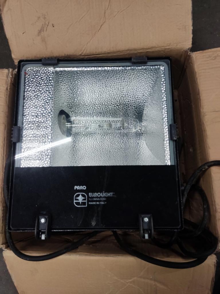 Verlichting, werf, bouwplaats, magazijn, Ophalen, Gebruikt, 200 tot 500 watt, Lamp met armatuur