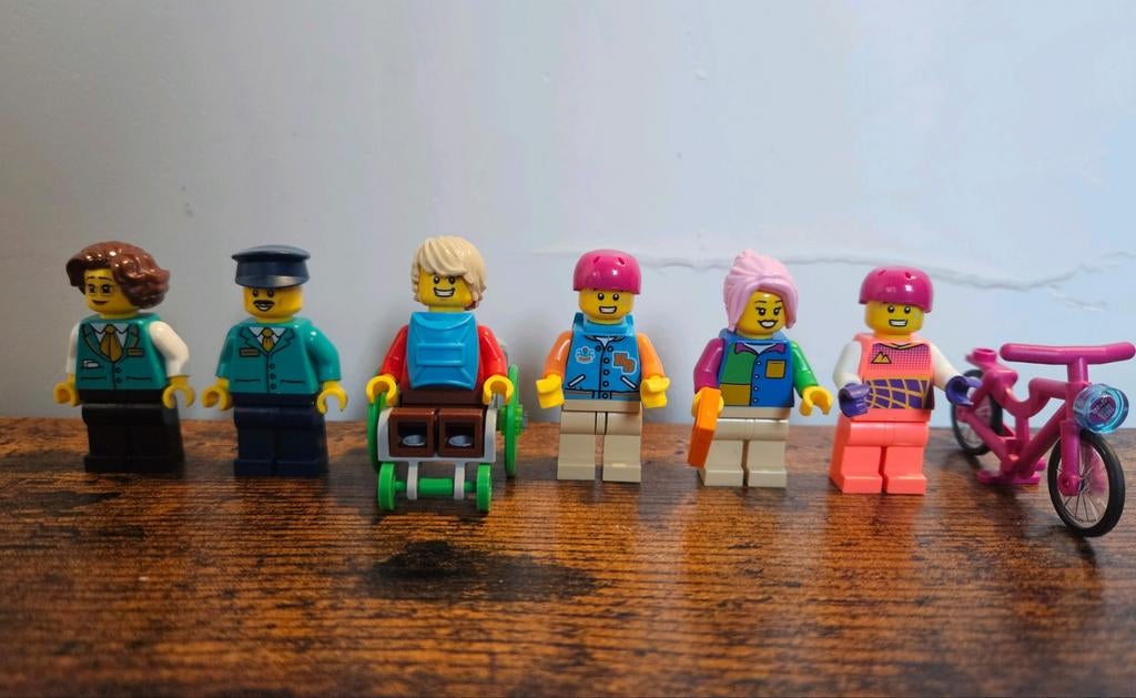 Lego Minifiguren set 60337, Kinderen en Baby's, Speelgoed | Duplo en Lego, Ophalen of Verzenden, Zo goed als nieuw