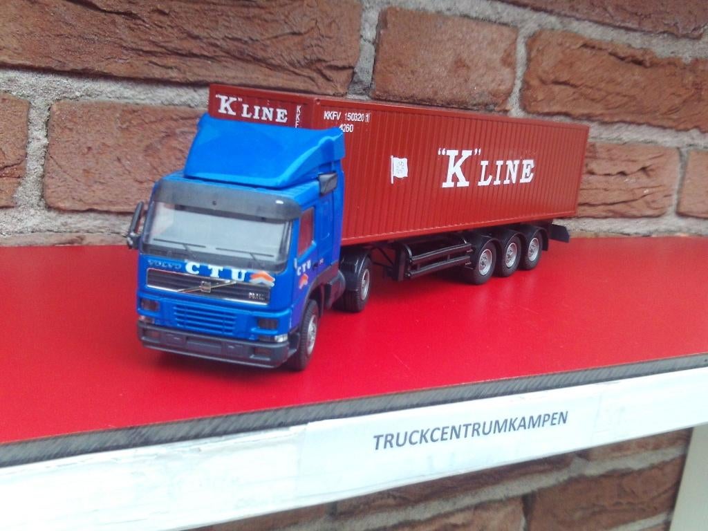 Conrad  Volvo  FM  van  C.T.U.  met  container., Hobby en Vrije tijd, Modelauto's | 1:50, Ophalen of Verzenden, Zo goed als nieuw