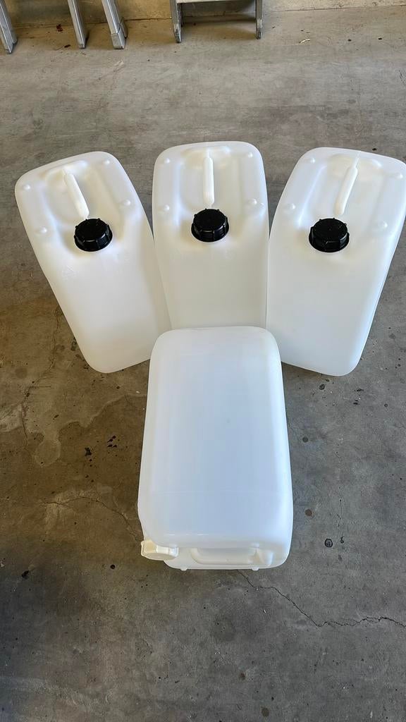 Jerry-cans 20-25-60-200 liter, Ophalen, Zo goed als nieuw