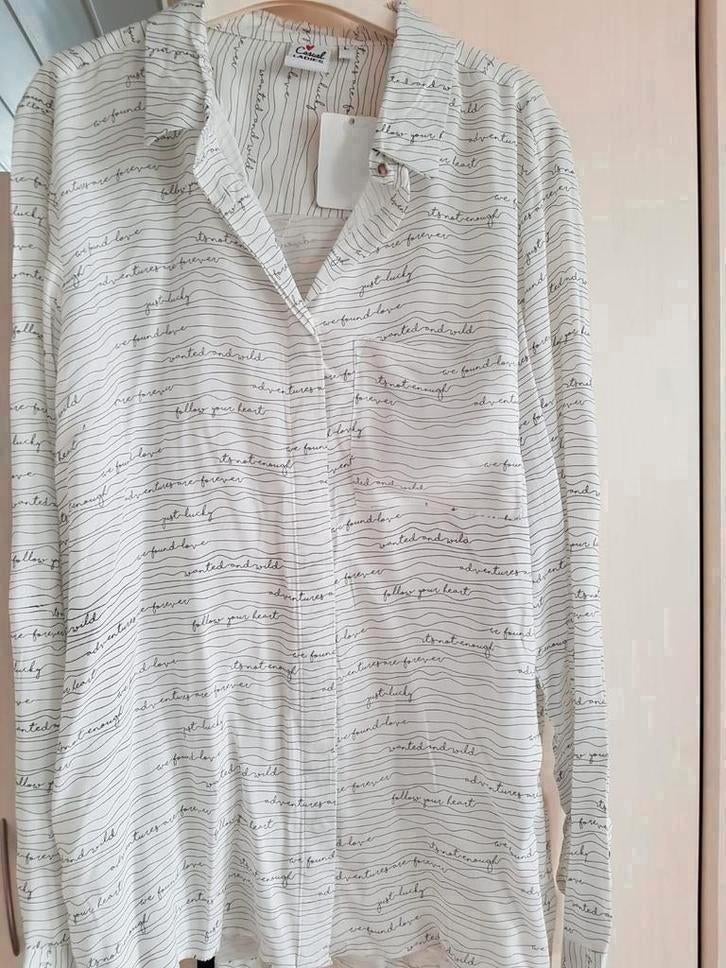 Mooie nieuwe witte blouse met lichtgrijs maat L, Ophalen of Verzenden, Nieuw