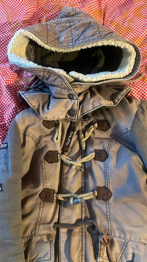 Khaki kleurige winterjas van Khujo maat M/38, Kleding | Dames, Jassen | Winter, Gedragen, Maat 38/40 (M), Overige kleuren, Ophalen of Verzenden