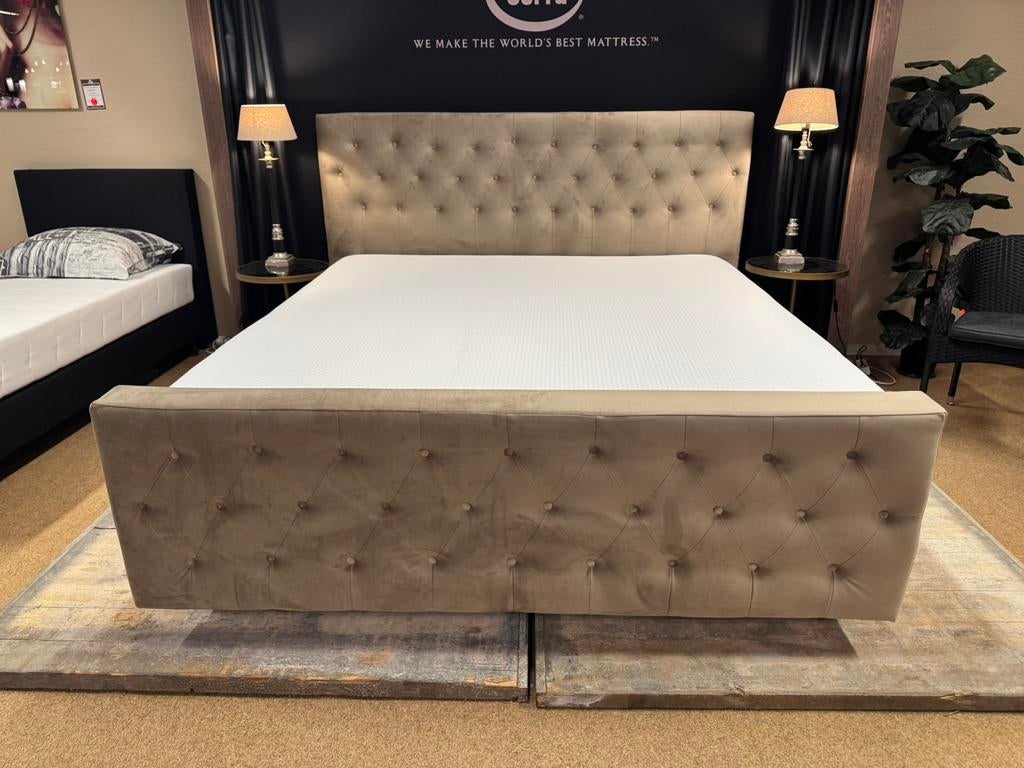 Boxspring 180 Beige Gecapitonneerd met Emma matras E-7178, Huis en Inrichting, Slaapkamer | Boxsprings, #Boxspring#Gecapitonneerd#180#Beige#2persoons