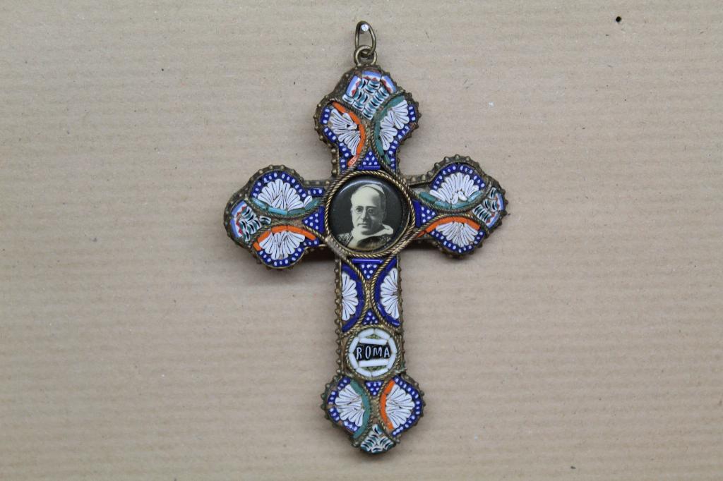 Micro mozaïek glazen kruis Paus Pius XII & metalen kruis, Antiek en Kunst, Ophalen of Verzenden