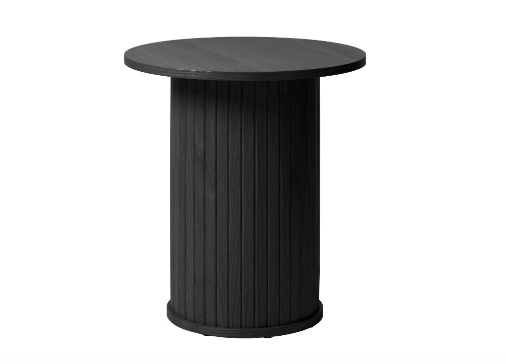 by fonQ Alon Bijzettafel Pilaar 50 cm Zwart Eiken €169, nu, 45 tot 60 cm, Minder dan 55 cm, Byfonq, Byfonq