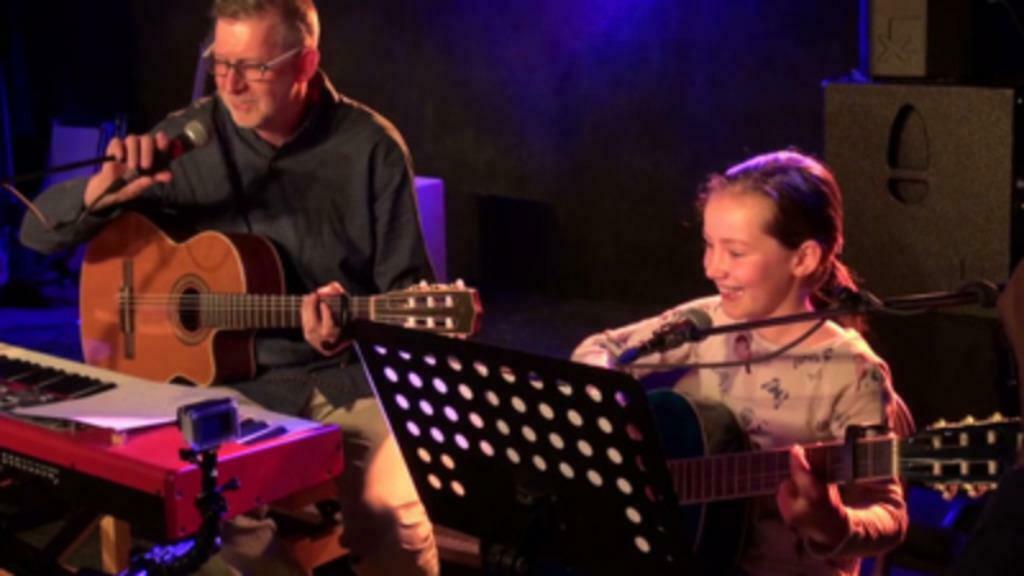 Pianoles en gitaarles voor kinderen en volw in Zoetermeer, Privéles, Tokkelinstrumenten