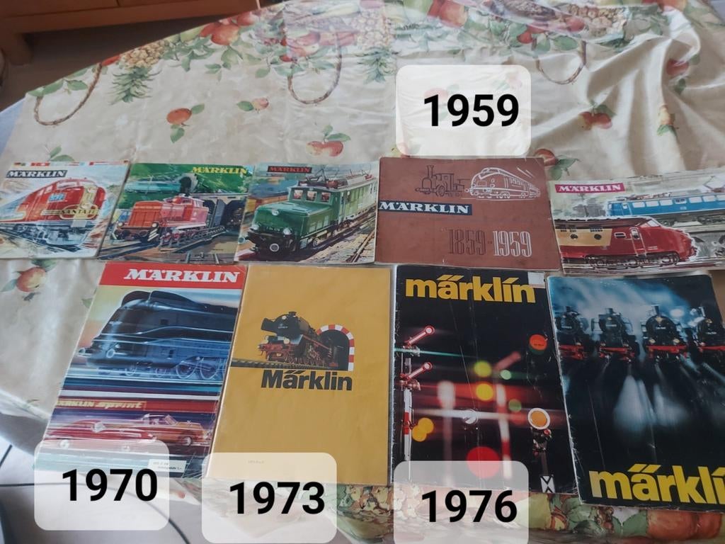 Märklin catalogussen diverse jaartallen, Wisselstroom, Gebruikt, Wagon, Ophalen of Verzenden