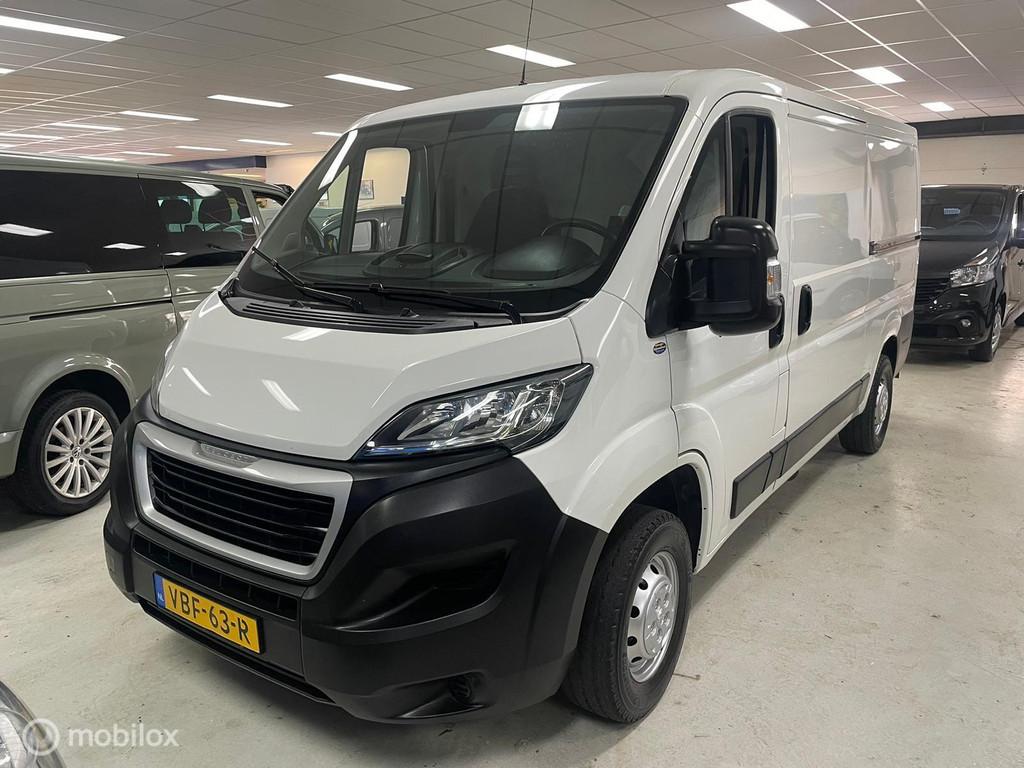 Peugeot Boxer 2.0 BlueHDI L2H1 Pro 2 schuifdeuren airco nav!, Auto's, Bestelauto's, Gebruikt, Euro 6, 4 cilinders, 2000 kg