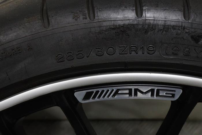 Sportvelgenset + banden van een Mercedes C-Klasse (C-Klasse, 12 maanden garantie, Gebruikt, -, -