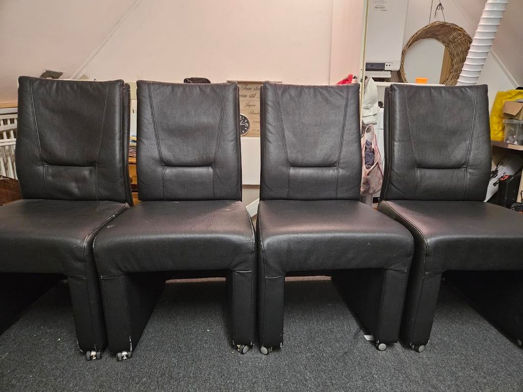 4 eetkamer stoelen met wieltjes, Ophalen, Gebruikt, Zwart, Vijf, Zes of meer stoelen
