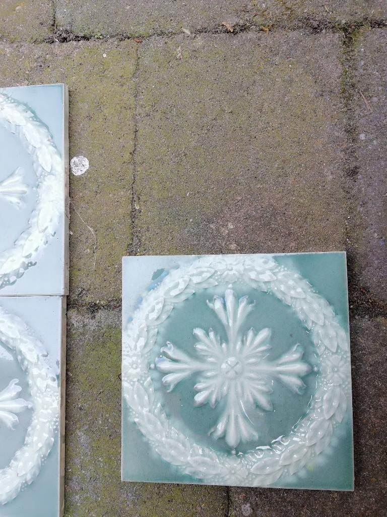 44 prachtige grijzig groene art nouveau wandtegels 15x15cm, Ophalen