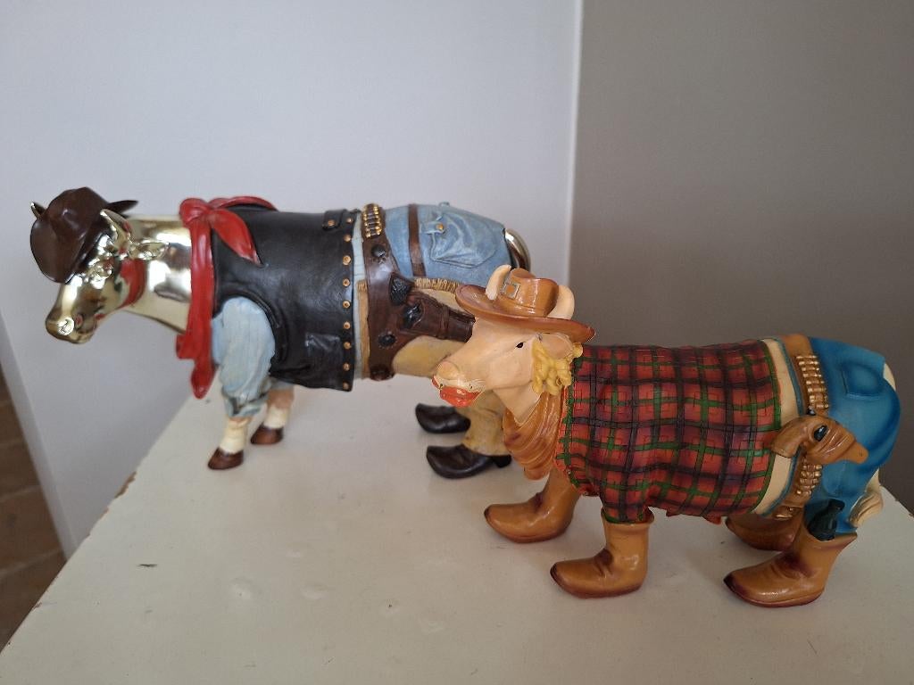 Koeien beeldjes  2x, Verzamelen, Beelden en Beeldjes, Ophalen, Zo goed als nieuw, Dier