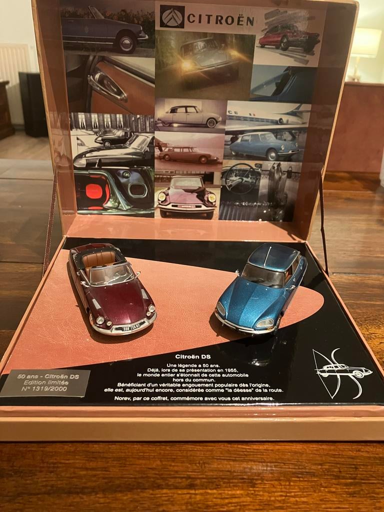 2x Citroën DS Limited Edition Norev 1:43, Ophalen, Zo goed als nieuw, Auto, Norev