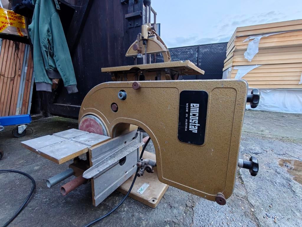Emcostar multifunctionele houtbewerkingsmachine, Ophalen