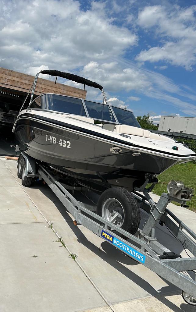 Chaparral 226SSI 5.0 V8, Watersport en Boten, Speedboten, Binnenboordmotor, Ophalen of Verzenden, Zo goed als nieuw, 200 pk of meer