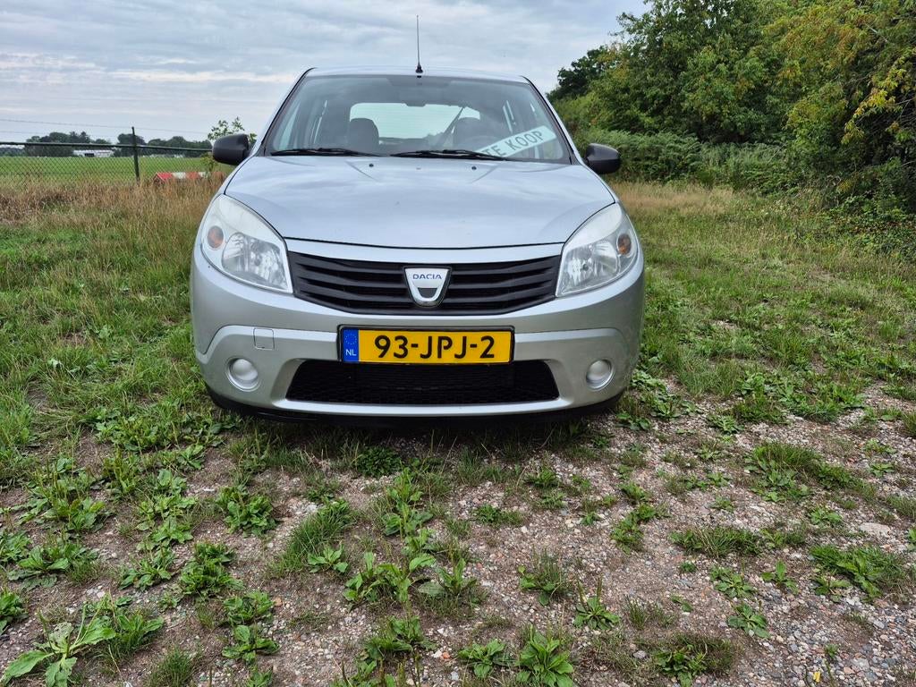 Dacia Sandero 1.2 16V 2009 Grijs  Airco, Voorwielaandrijving, Stof, 74 pk, Zwart