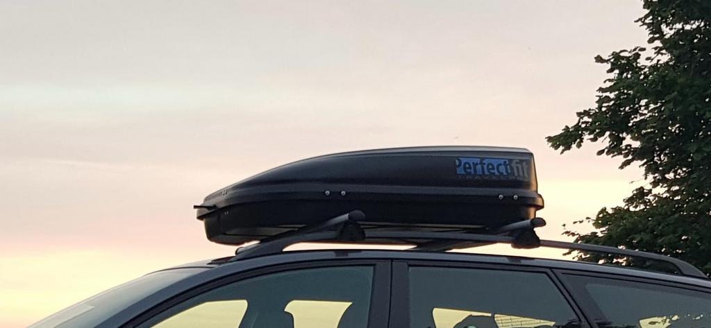 Dakkoffer Perfectfit FL 320 met Hakr dakdragers, Auto diversen, Dakdragers, Ophalen of Verzenden, Gebruikt