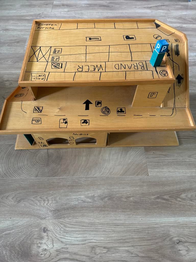 Houten Garage Speelgoed, Kinderen en Baby's, Speelgoed | Overig, Gebruikt, Jongen of Meisje, Ophalen