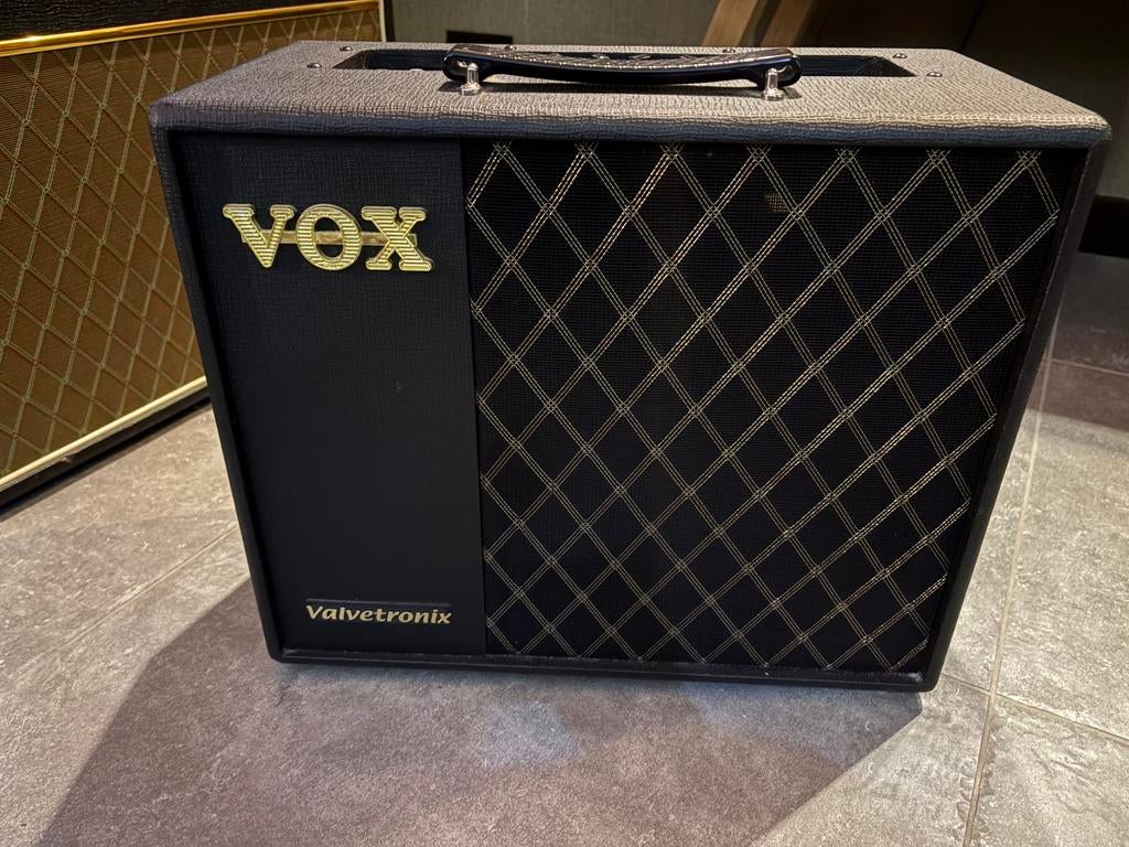 Vox vt40x met vsf5 footswitch, Muziek en Instrumenten, Versterkers | Bas en Gitaar, Ophalen, Zo goed als nieuw, Gitaar, Minder dan 50 watt
