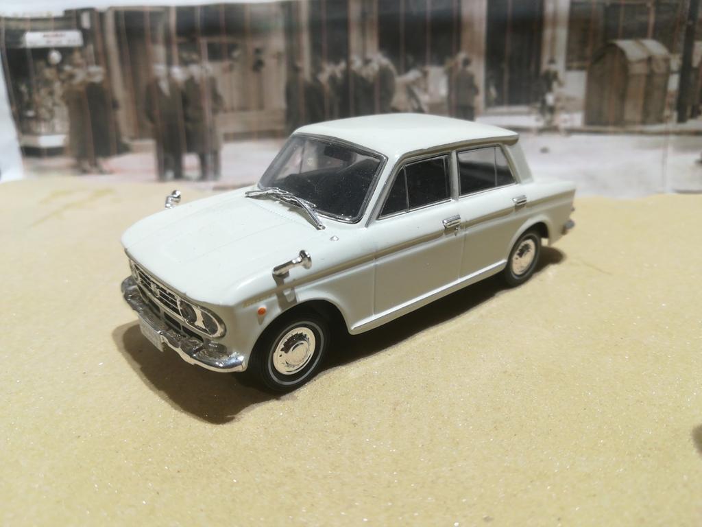 Datsun Bluebird 410 1963 1:43 Norev, Hobby en Vrije tijd, Modelauto's | 1:43, Ophalen of Verzenden, Zo goed als nieuw, Auto, Norev