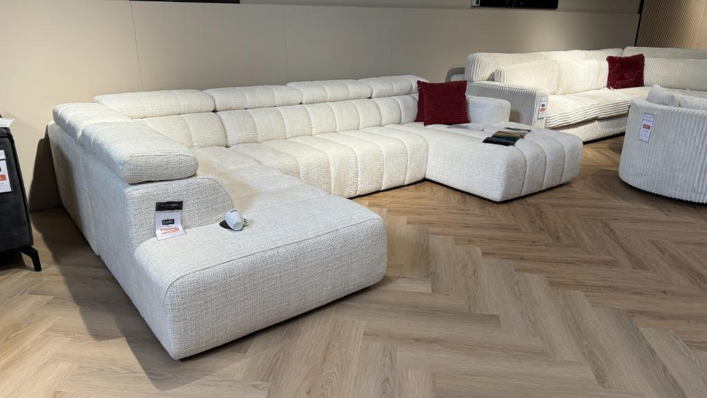 Direct leverbaar | Bouclé bank| Comfort| Utrecht, Huis en Inrichting, Banken | Bankstellen, Ophalen, Info@trendvortex.com, Metaal