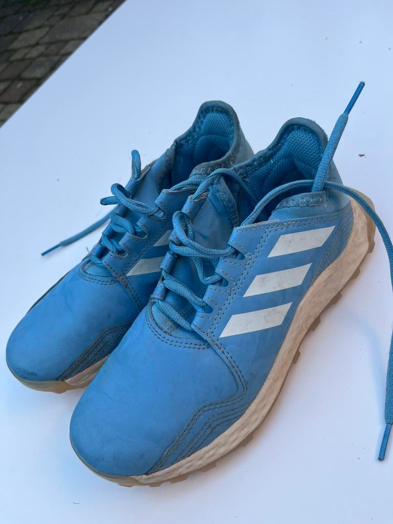 Adidas Hockeyschoenen maat 36, Sport en Fitness, Hockey, Ophalen, Zo goed als nieuw, Schoenen