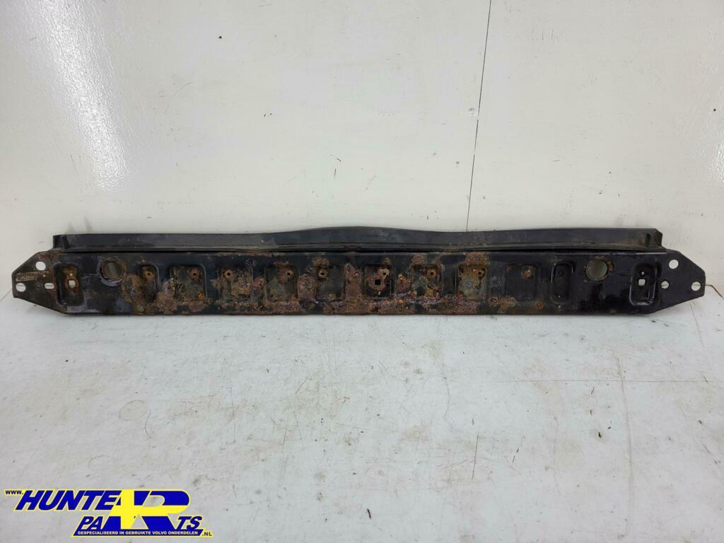 Radiateurbalk zwart Volvo V70 III ('07-'17) 6G91-8A297-BF, Ophalen of Verzenden, Gebruikt