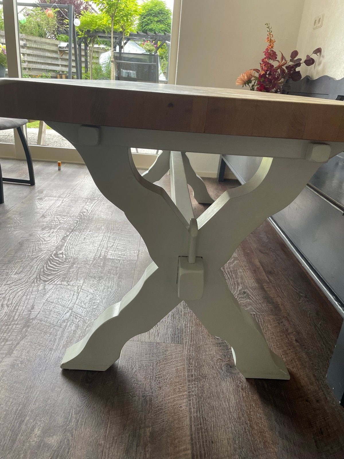 MOET WEG Robuuste eikenhouten eettafel met wit onderstel, Huis en Inrichting, Tafels | Eettafels, Ophalen, Gebruikt, Eikenhout