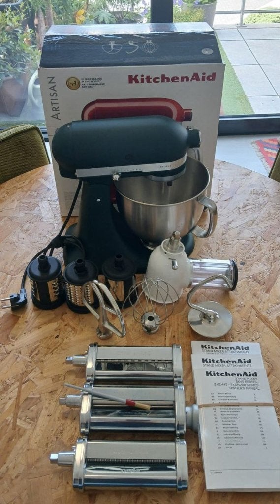 Kitchenaid Artisan 6,6L Keukenrobot - Zwart, 4 liter of meer, Ophalen of Verzenden, Zo goed als nieuw, 3 snelheden of meer