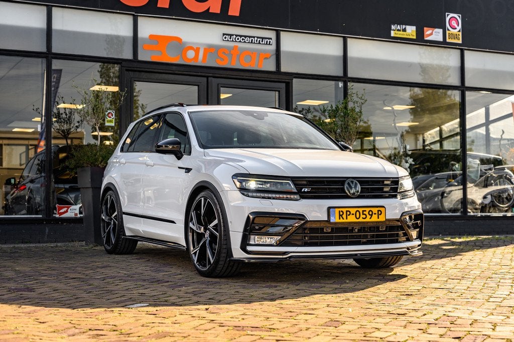 Volkswagen Tiguan 1.4 TSI ACT R-Line|Pano|Trekhaak|Leer, Auto's, Volkswagen, 4 cilinders, 150 pk, Wit, Leder