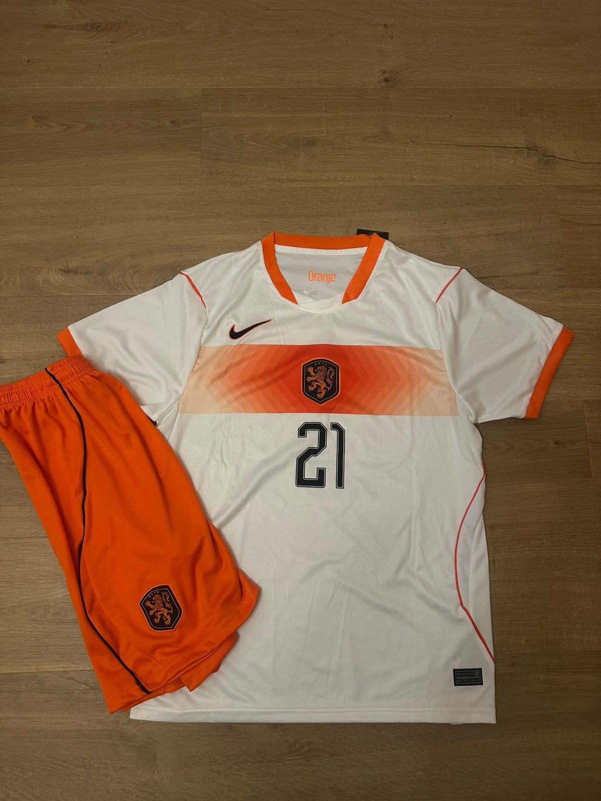 Nederlands elftal uit tenue maat M, Ophalen of Verzenden, Nieuw