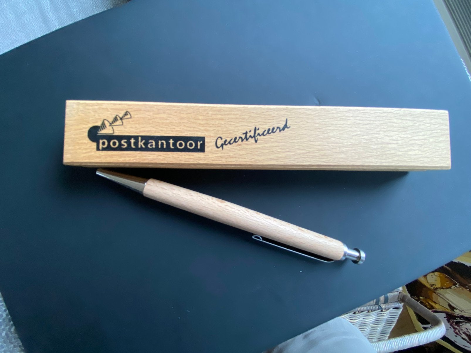 Speciale houten pen in doosje, Ophalen of Verzenden, Zo goed als nieuw, Balpen, Overige merken