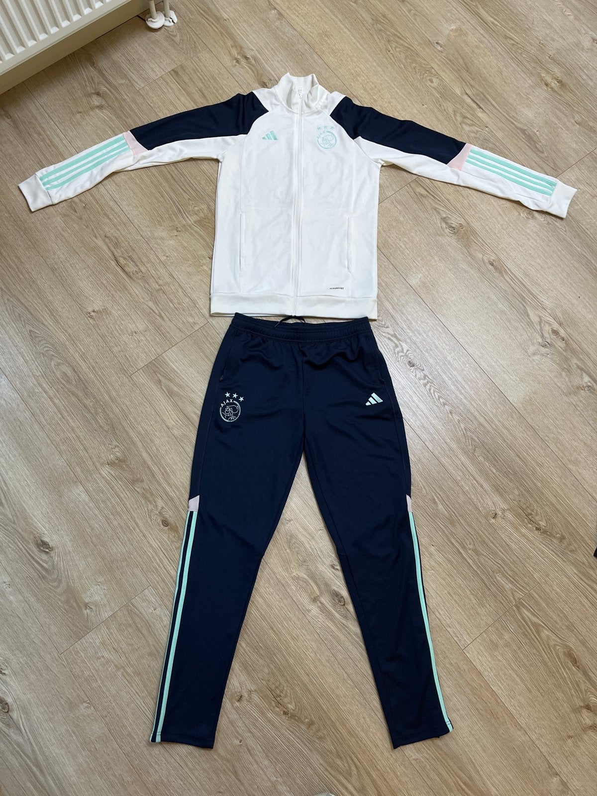 Adidas Ajax trainingspak 15-16Y/176, Maat XS of kleiner, Ophalen of Verzenden, Nieuw, Trainingspak