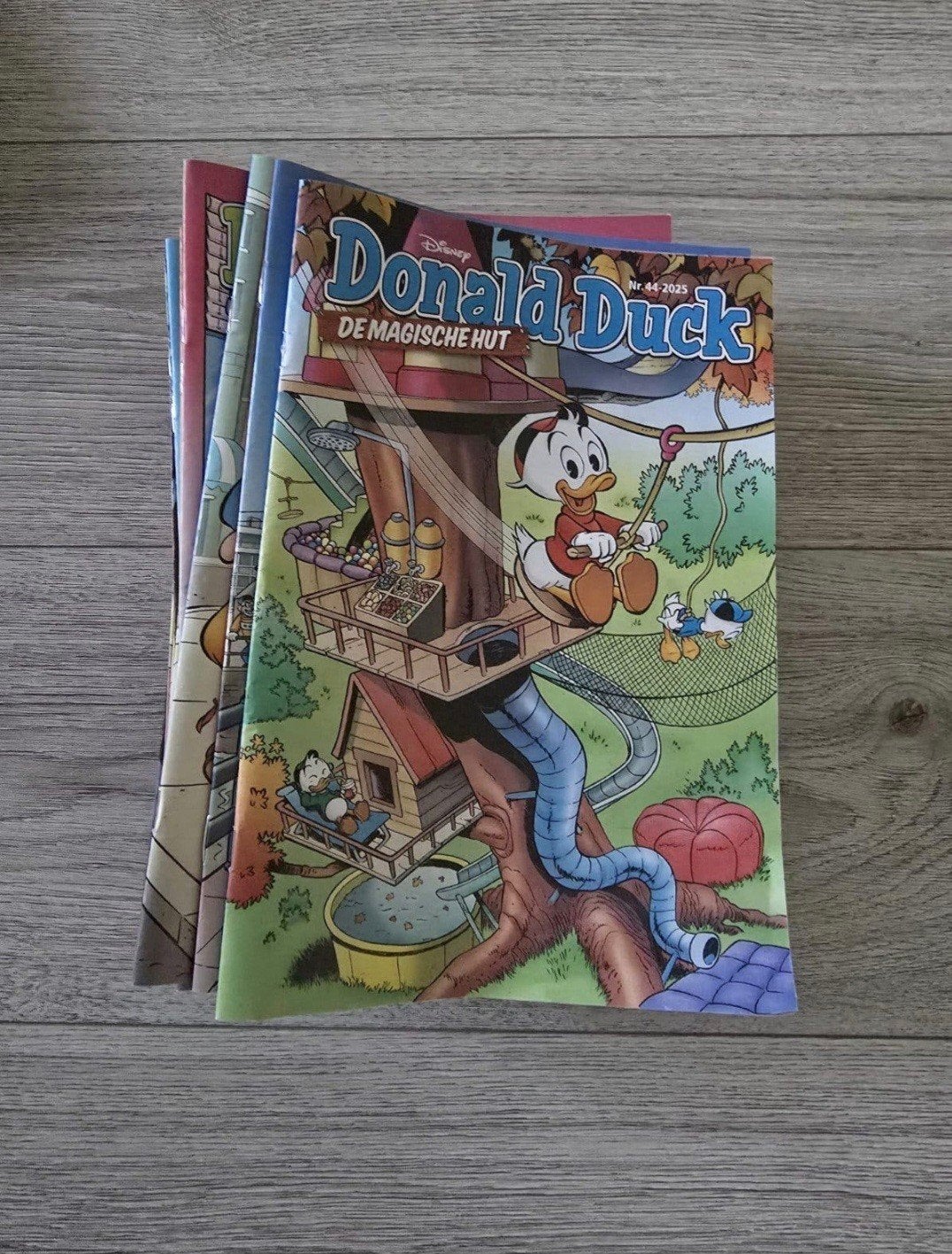 Donald duck tijdschriften alle 2025 + extra, Eén comic, Ophalen of Verzenden, Zo goed als nieuw, Europa